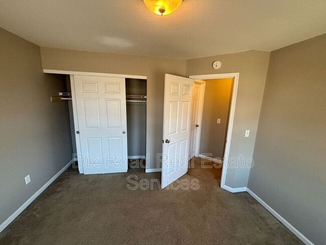 Building Photo - 106 Day Pl