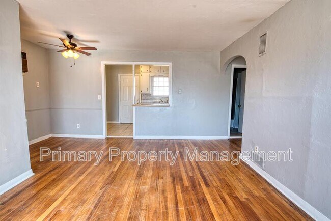 Building Photo - 4600 N Hamilton Dr