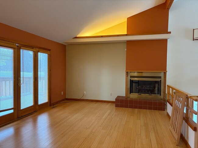 Building Photo - 6526 Bettys Ln