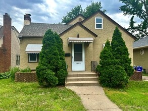 Building Photo - Charming 3 Bedroom Single Family Home Available Now!!