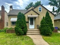Building Photo - Charming 3 Bedroom Single Family Home Available Now!!