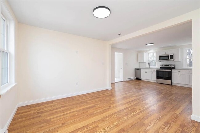 Building Photo - 12 Old Park Ave