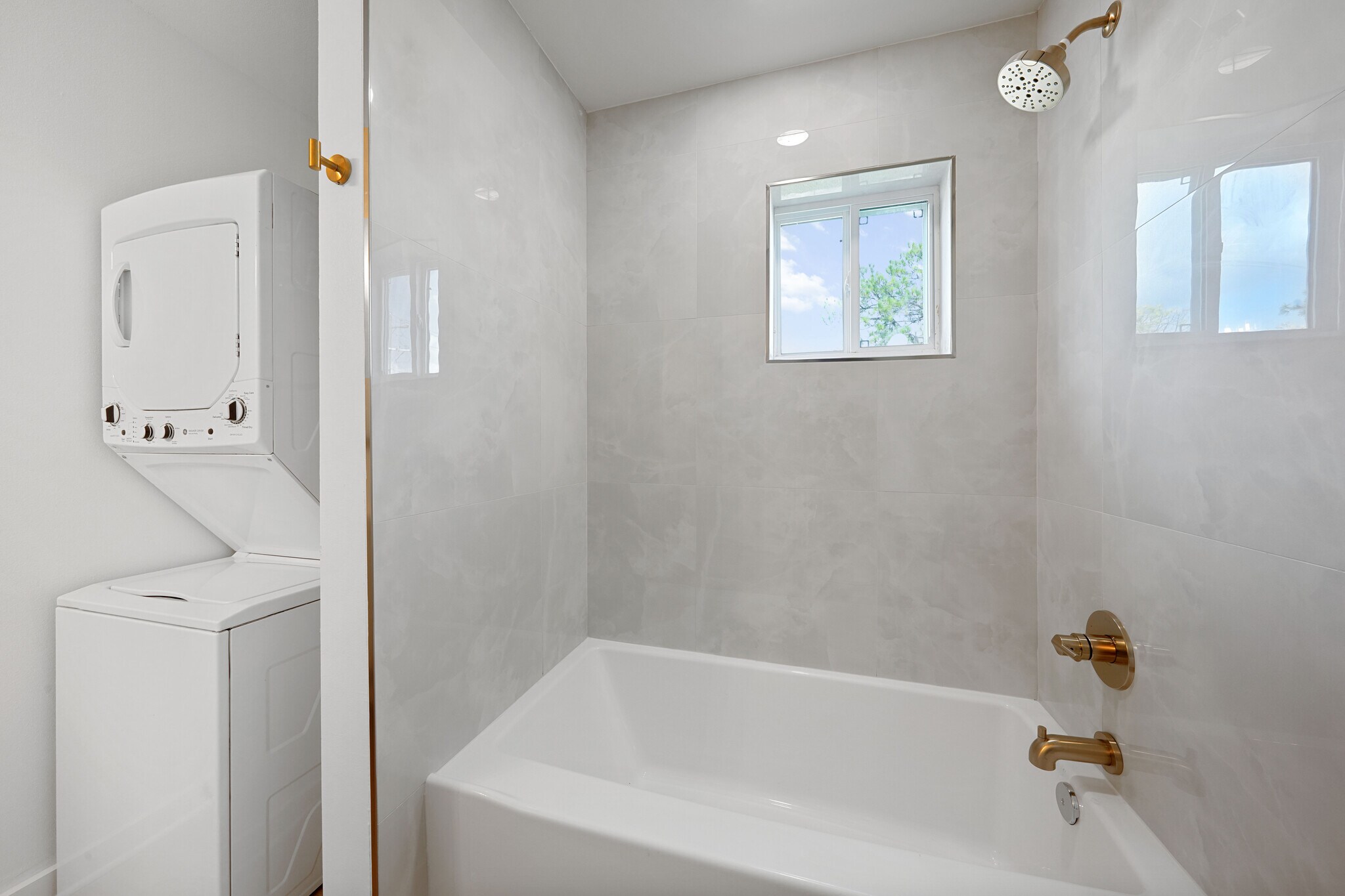 Building Photo - 2927 Nicholson Dr