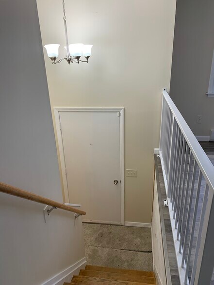 Building Photo - 419 Phillips Rd