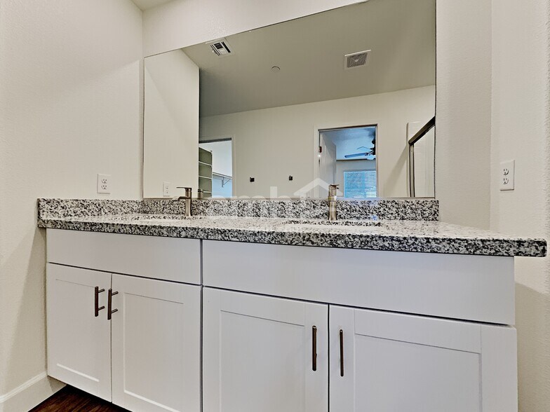 Building Photo - 7285 Arroyo Crossing Pkwy