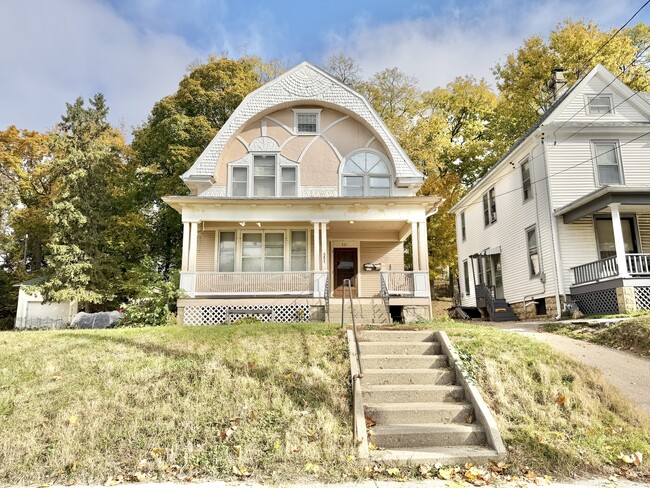 Building Photo - 551 S Main St