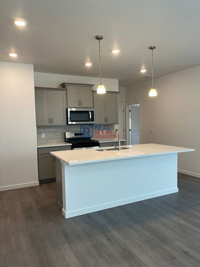 Building Photo - 17847 Dandy Brush Dr