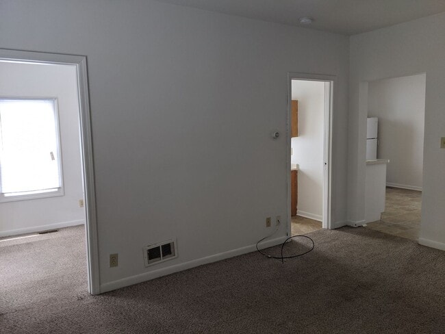 Building Photo - 117 John St