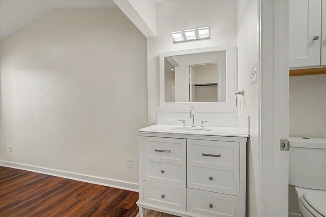 Building Photo - 12500 Brookglade Cir