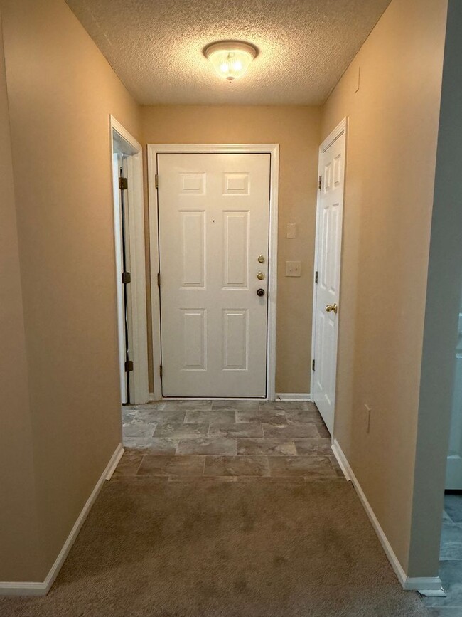 Building Photo - Spacious 2B/2B Renovated Condo - The Reserve in Bluffton - No July Rent!!