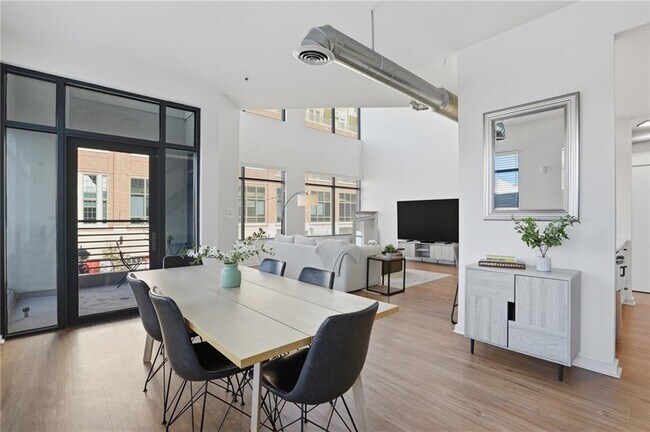 Building Photo - 260 18th St NW