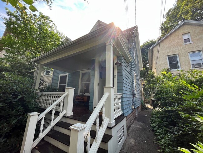 Building Photo - Beautiful East Rock Single Family House