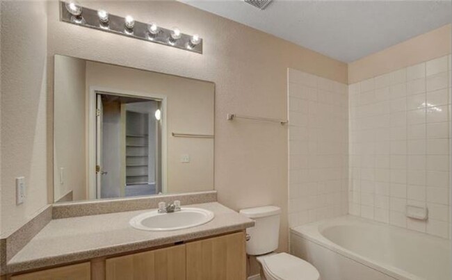 Building Photo - BEAUTIFUL 2 BED 2 BATH CONDO LOCATED ACROS...