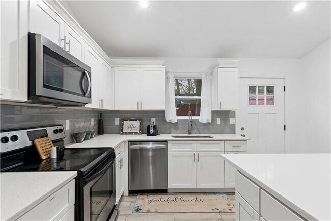 Building Photo - 1298 Gideons Dr SW