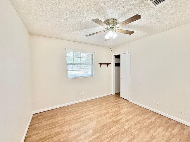 Building Photo - Charming 3-Bedroom Home + Flex Space