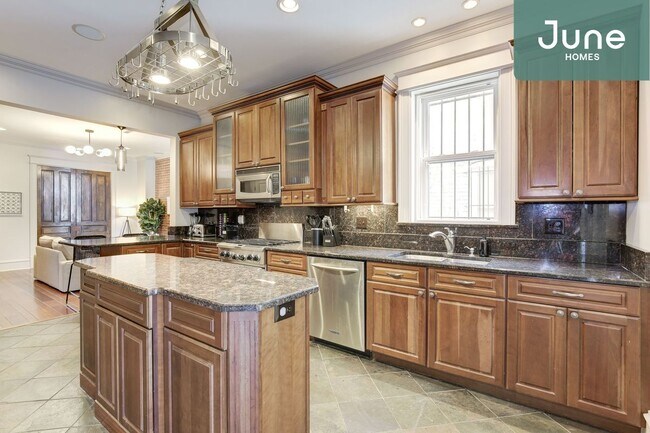 Building Photo - Full room in 4-bed/3.0-bath Home