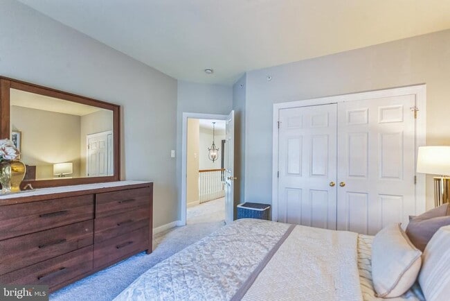 Building Photo - 361 Village Way