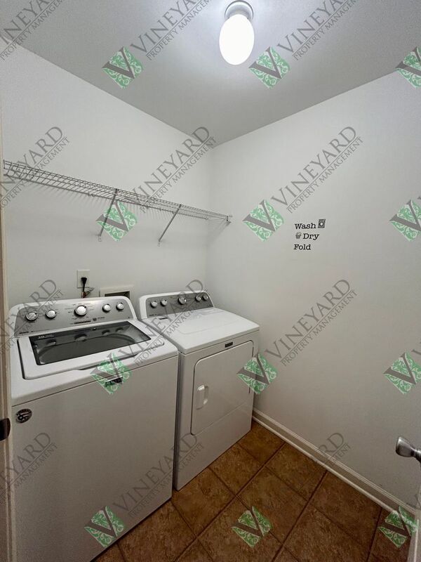 Building Photo - 6130 Elmshorn Way