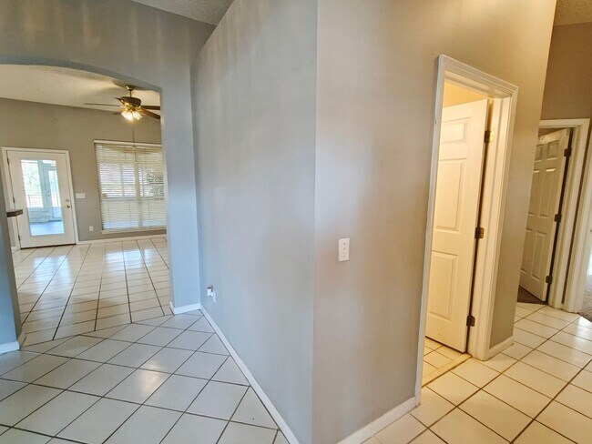 Building Photo - Florida Living at Its Best – 3BR Home with Hot Tub & Resort Amenities