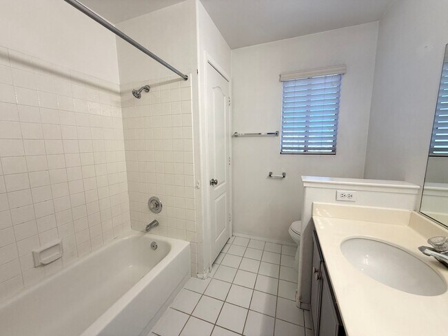 Building Photo - Spacious 4-Bedroom Home with 3-Car Garage in Orchards of Las Vegas