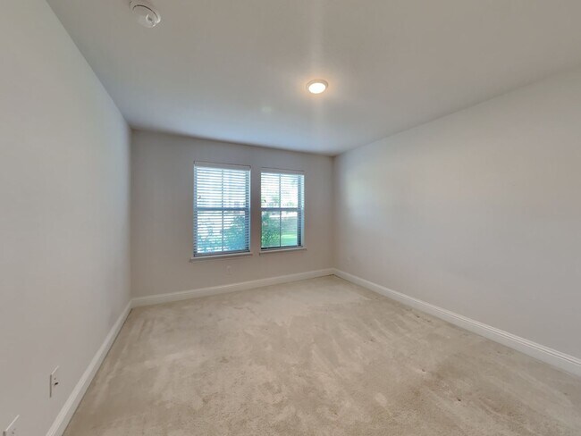 Building Photo - Your Dream 3-Story Home Awaits with $500 O...