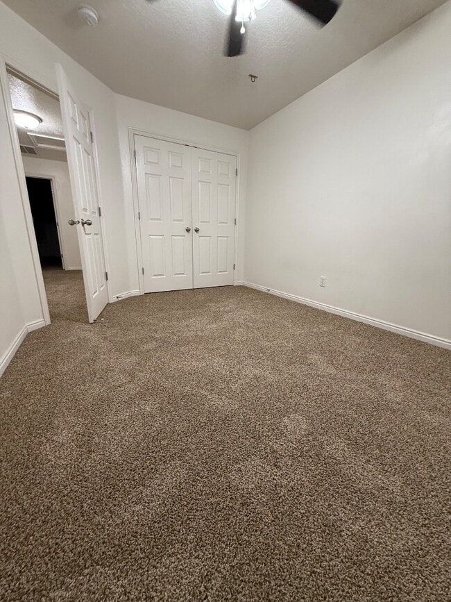 Building Photo - 10542 Sage Flats Way