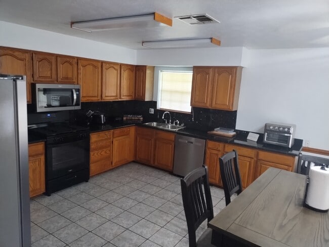 Building Photo - 4315 Genoa Rd