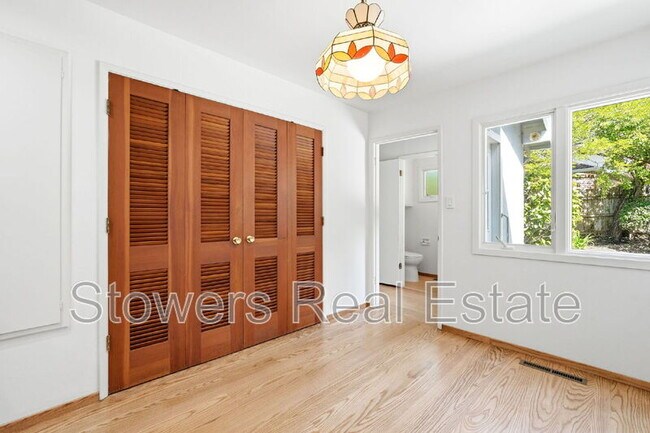 Building Photo - 10 Corte Del Rey