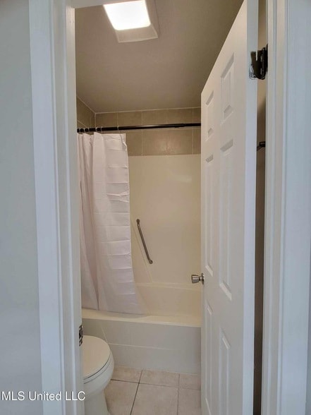 Building Photo - 2589 Santa Rosa Cove