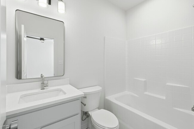 Building Photo - 307 Sterling St