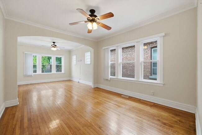 Building Photo - 2240 Highland Ave