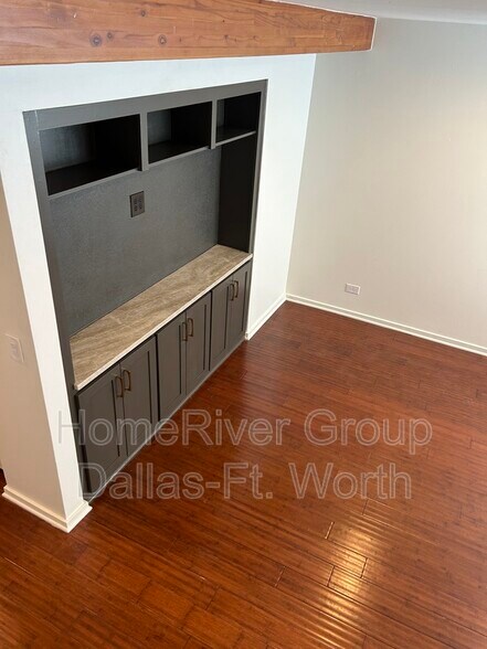 Building Photo - 4134 Travis St