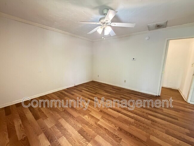 Building Photo - 18819 Greenwell Springs Rd