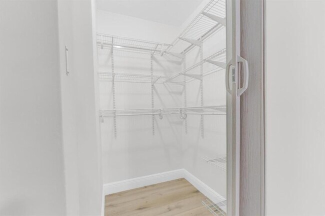 Building Photo - 1256 S Military Trail