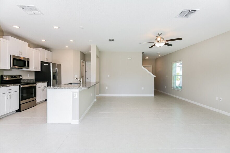Building Photo - 7305 Spring Snowflake Ave
