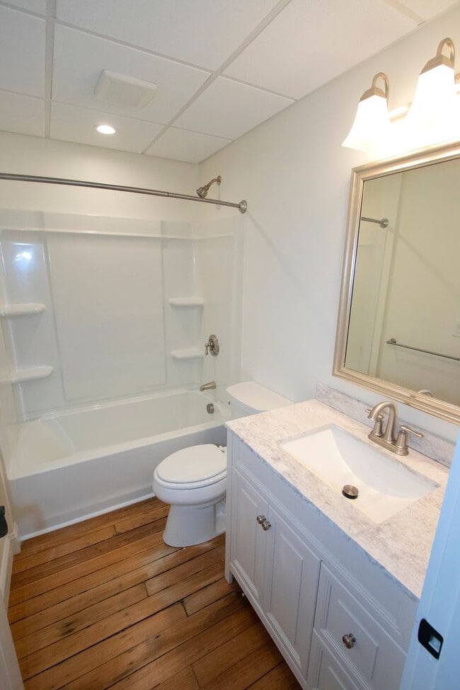 Building Photo - 440 Central Ave