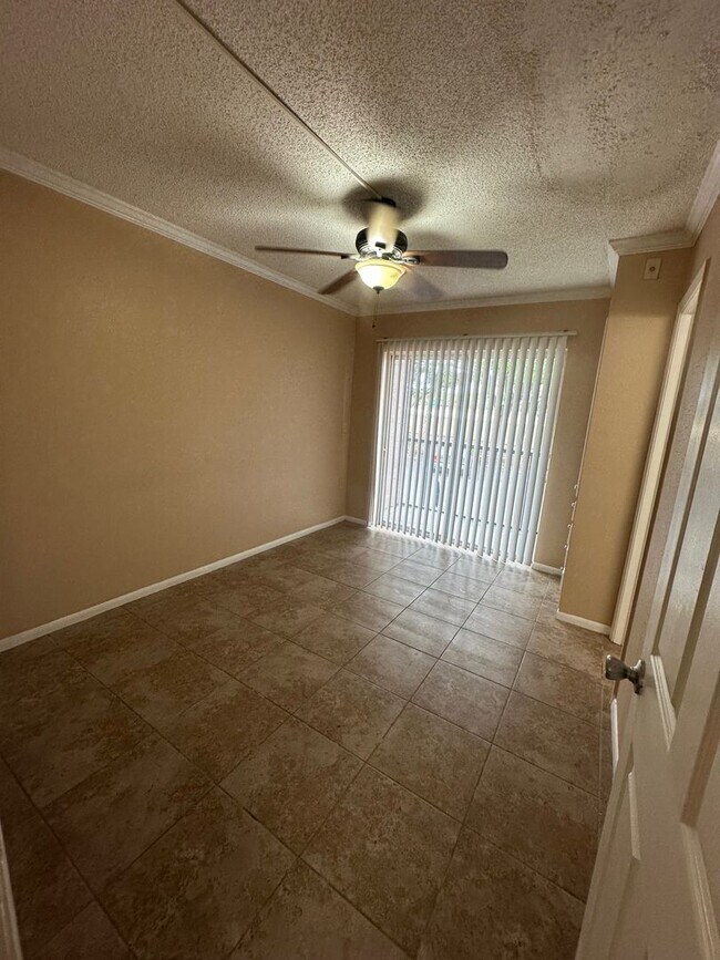 Building Photo - ONE MONTH FREE - 2br - 1000ft2 - Affordabl...