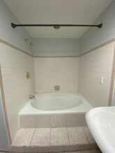 Building Photo - 1826 E Lafayette Ave