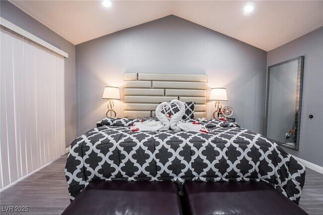 Building Photo - 7439 Trudy Ln