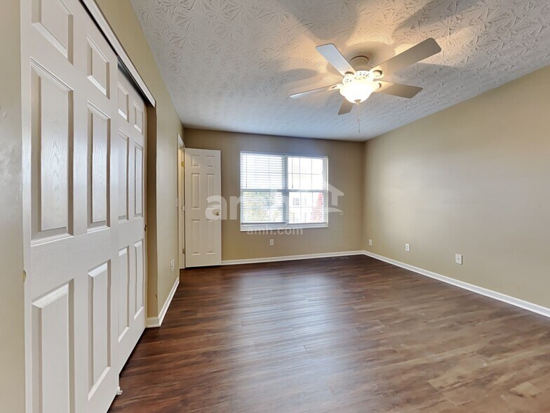 Building Photo - 8888 Woolstone Ct