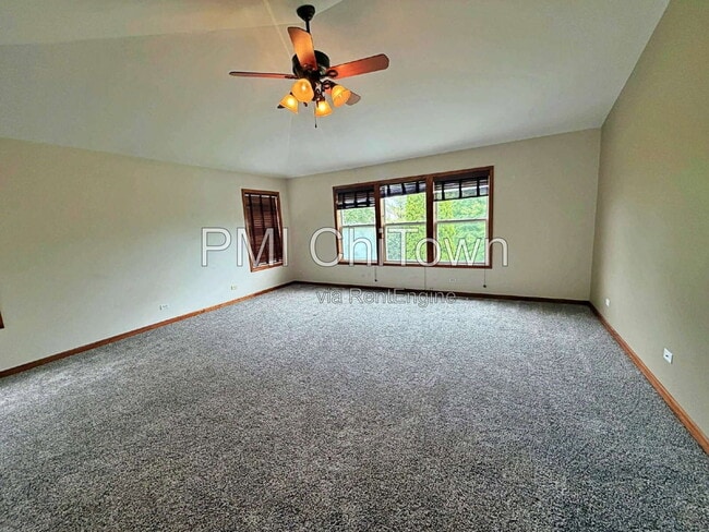 Building Photo - 2050 Rockland Dr