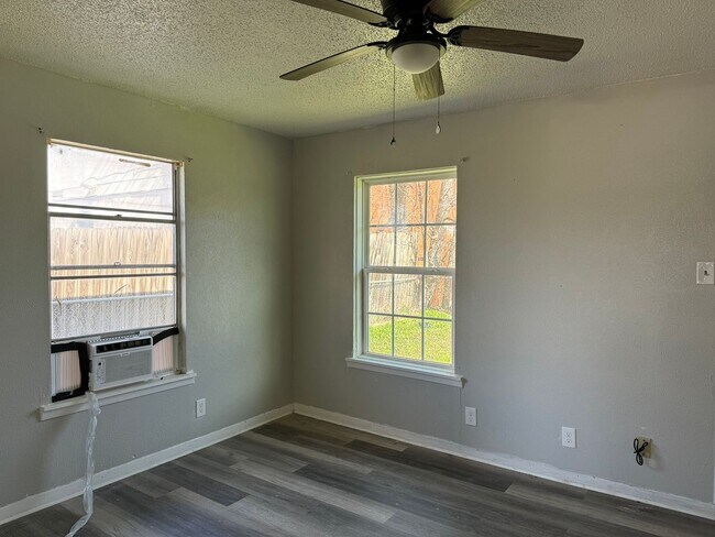 Building Photo - 1900 N 4th St