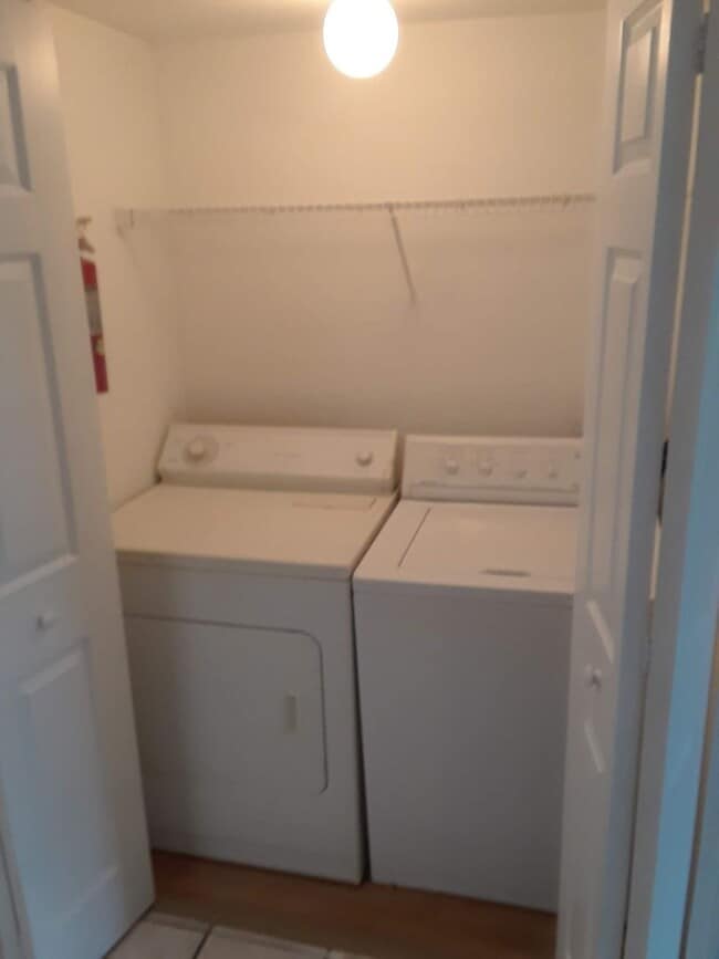 Building Photo - Fairway Island 534