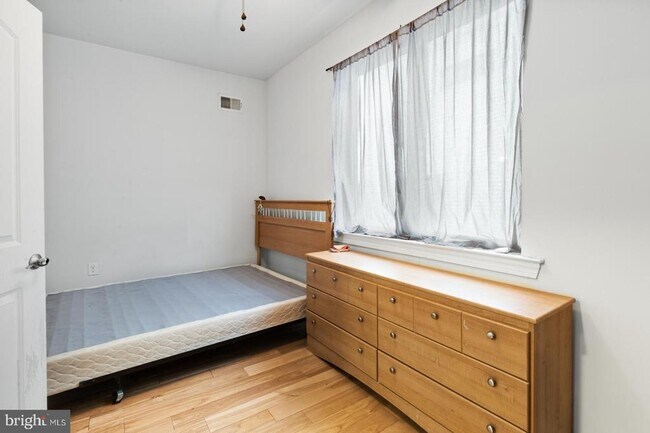 Building Photo - 2629 Cedar St