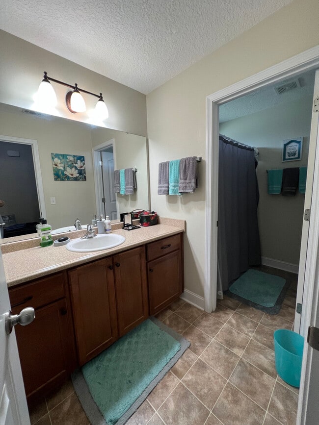 Building Photo - 616 Piedmont Ave