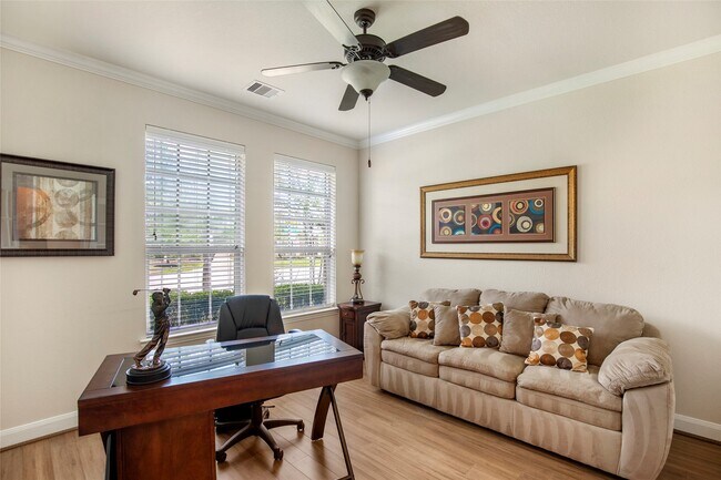 Building Photo - 6703 Honeycrest Lane