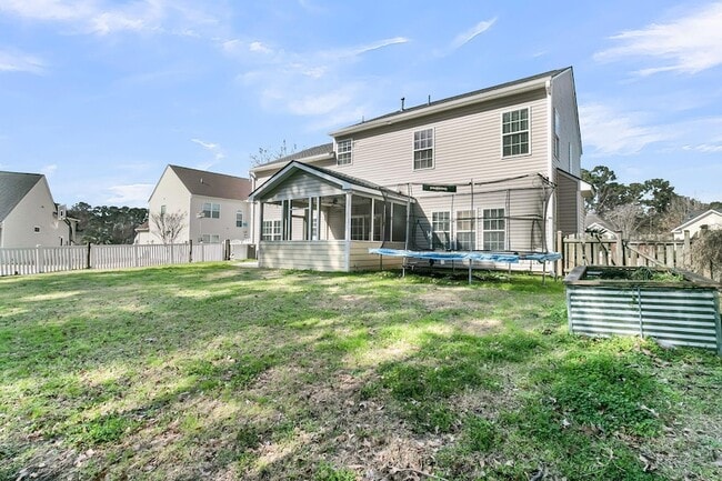 Building Photo - 7478 Hawks Cir