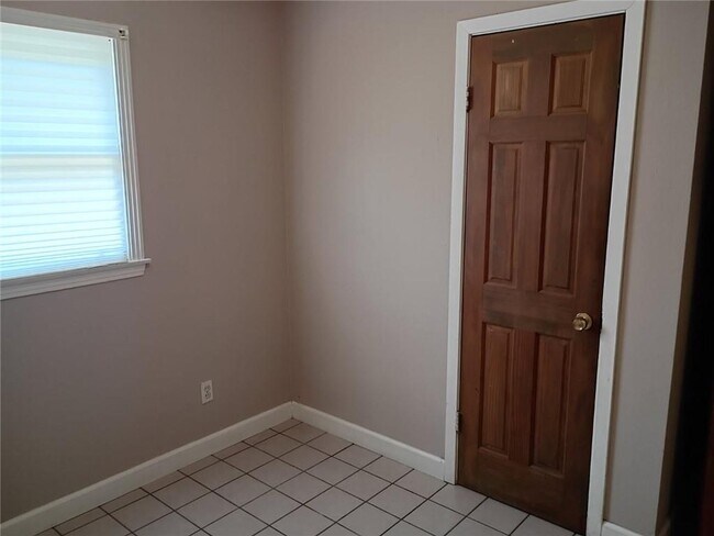 Building Photo - 6462 Stuardi Ct