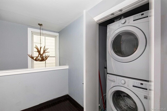 Building Photo - 44 Main St