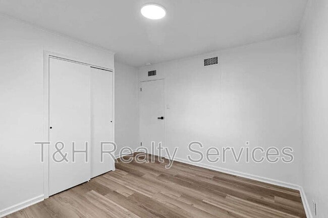 Building Photo - 2233 St Paul St